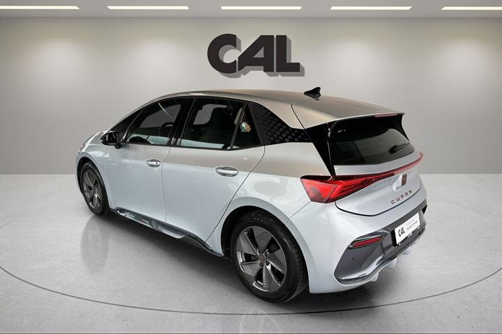 Sølv Cupra Born fra 2023