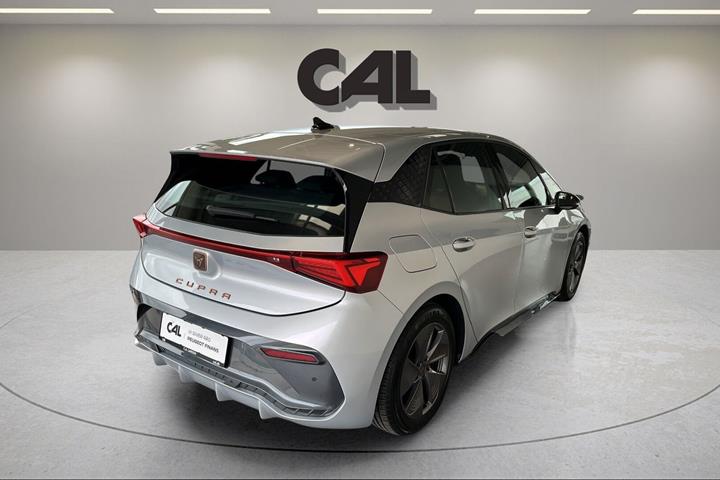 Sølv Cupra Born fra 2023