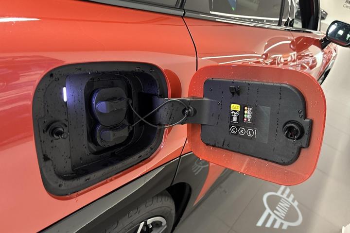 Orange Mini Aceman SE fra 2025