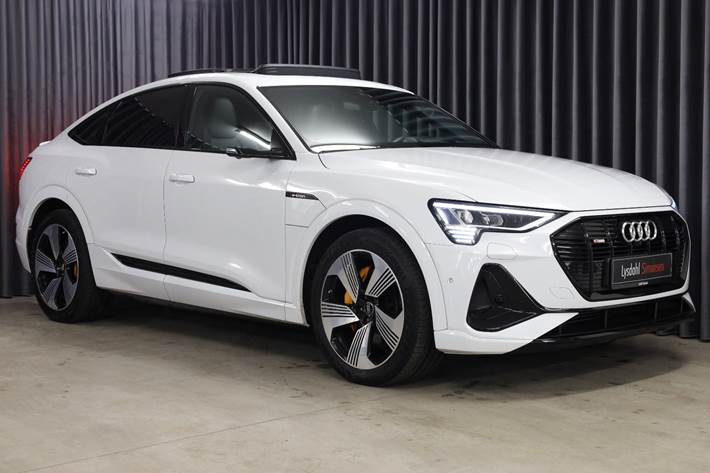 Hvid Audi e-tron fra 2020