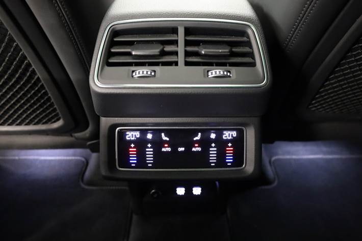 Hvid Audi e-tron fra 2020