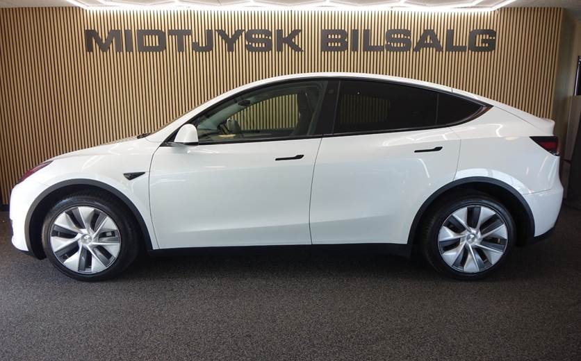 Tesla Model Y Long Range AWD