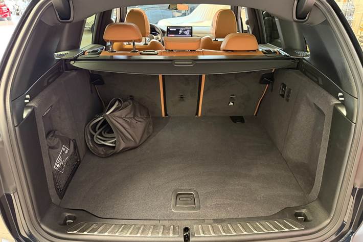 Sort BMW iX3 fra 2023