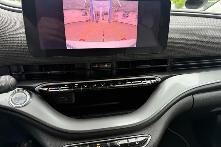 Hvid Fiat 500e fra 2023