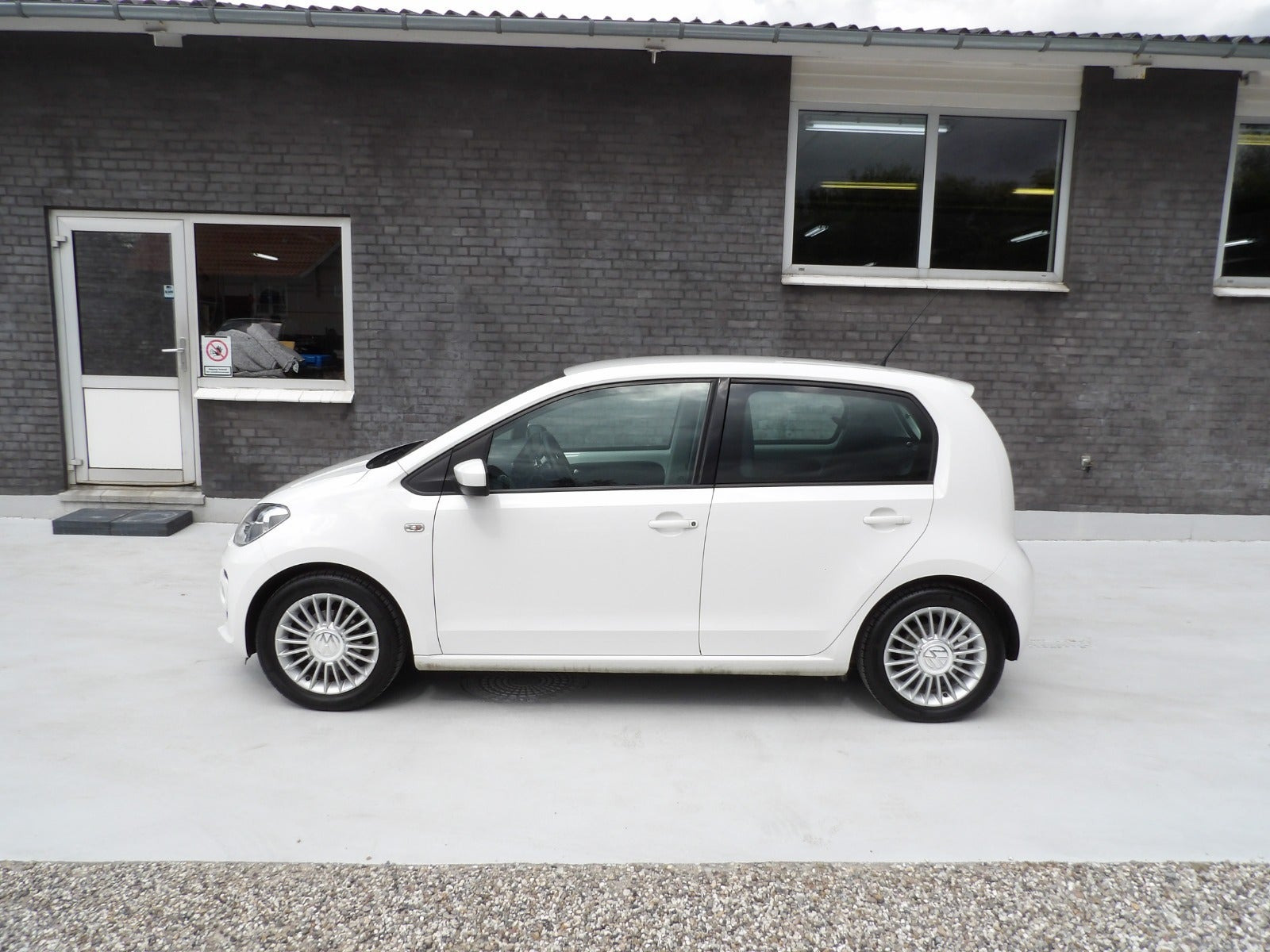 Hvid VW UP! fra 2013