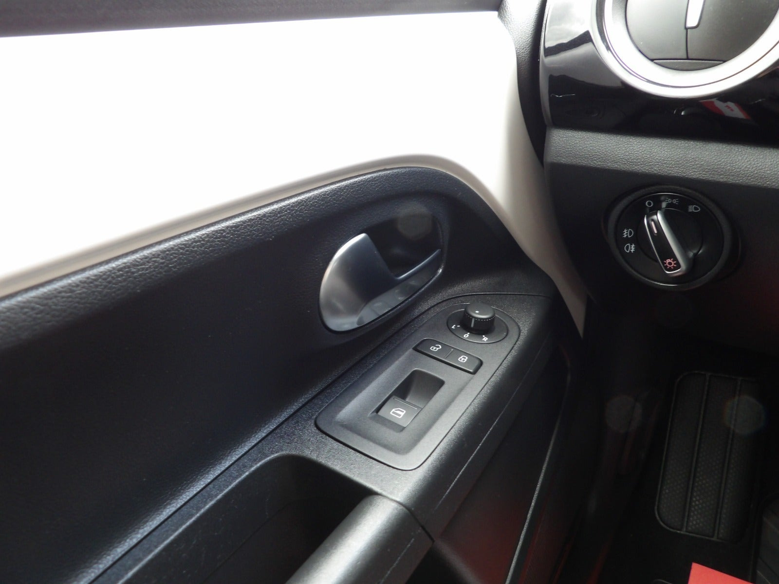 Hvid VW UP! fra 2013