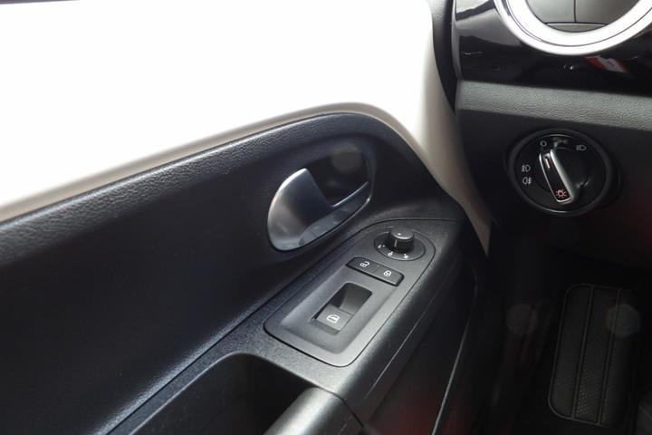 Hvid VW UP! fra 2013