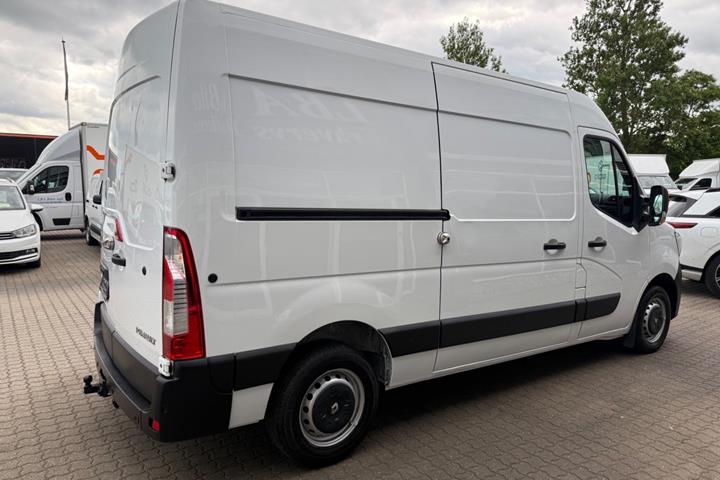 Hvid Renault Master IV T33 fra 2020