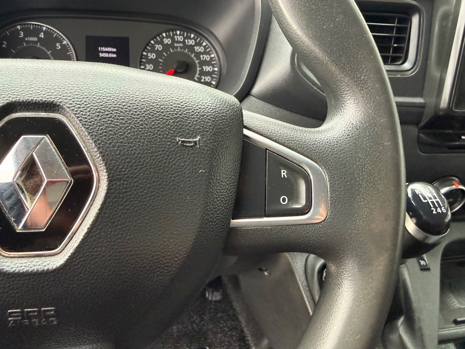 Hvid Renault Master IV T33 fra 2020