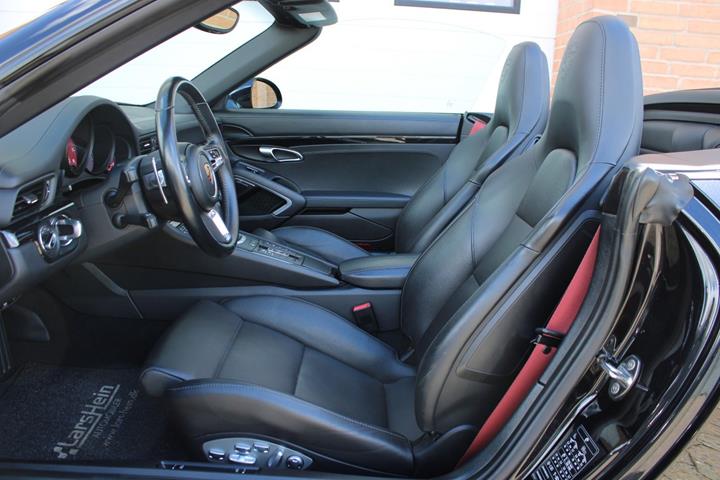 Sort Porsche 911 Carrera 4S fra 2017 set indefra