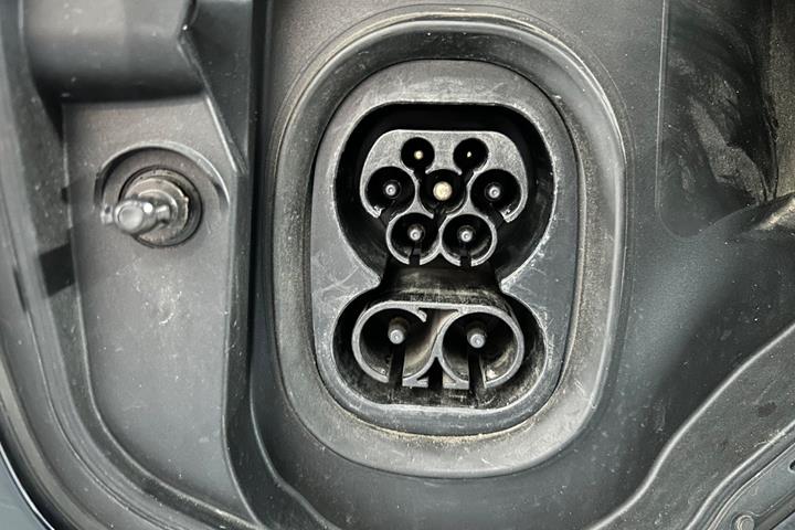 Sort VW ID.Buzz fra 2024