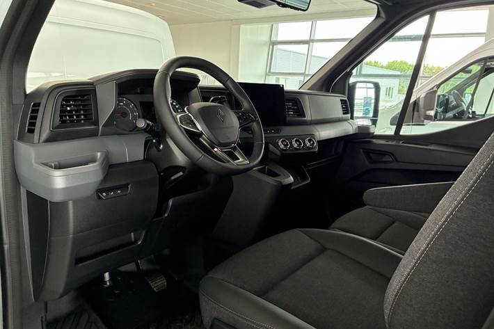 Hvid Renault Master V T33 fra 2026