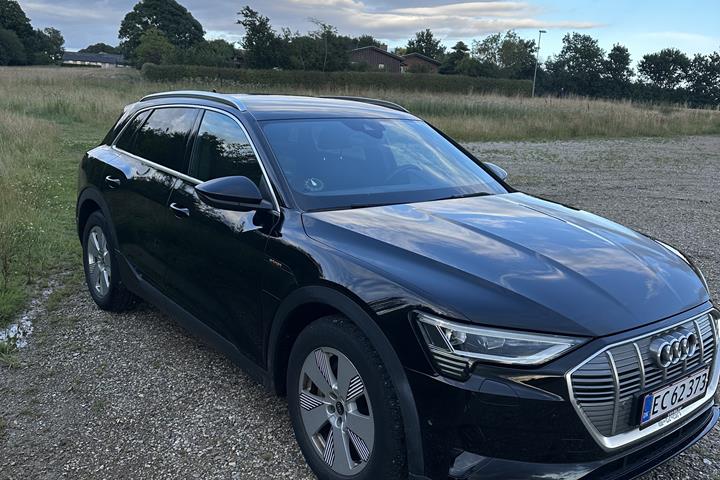 Sort Audi e-tron fra 2021
