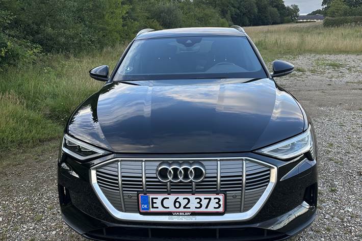 Sort Audi e-tron fra 2021