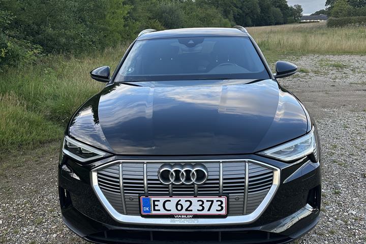 Sort Audi e-tron fra 2021