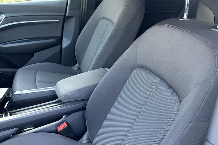 Sort Audi e-tron fra 2021