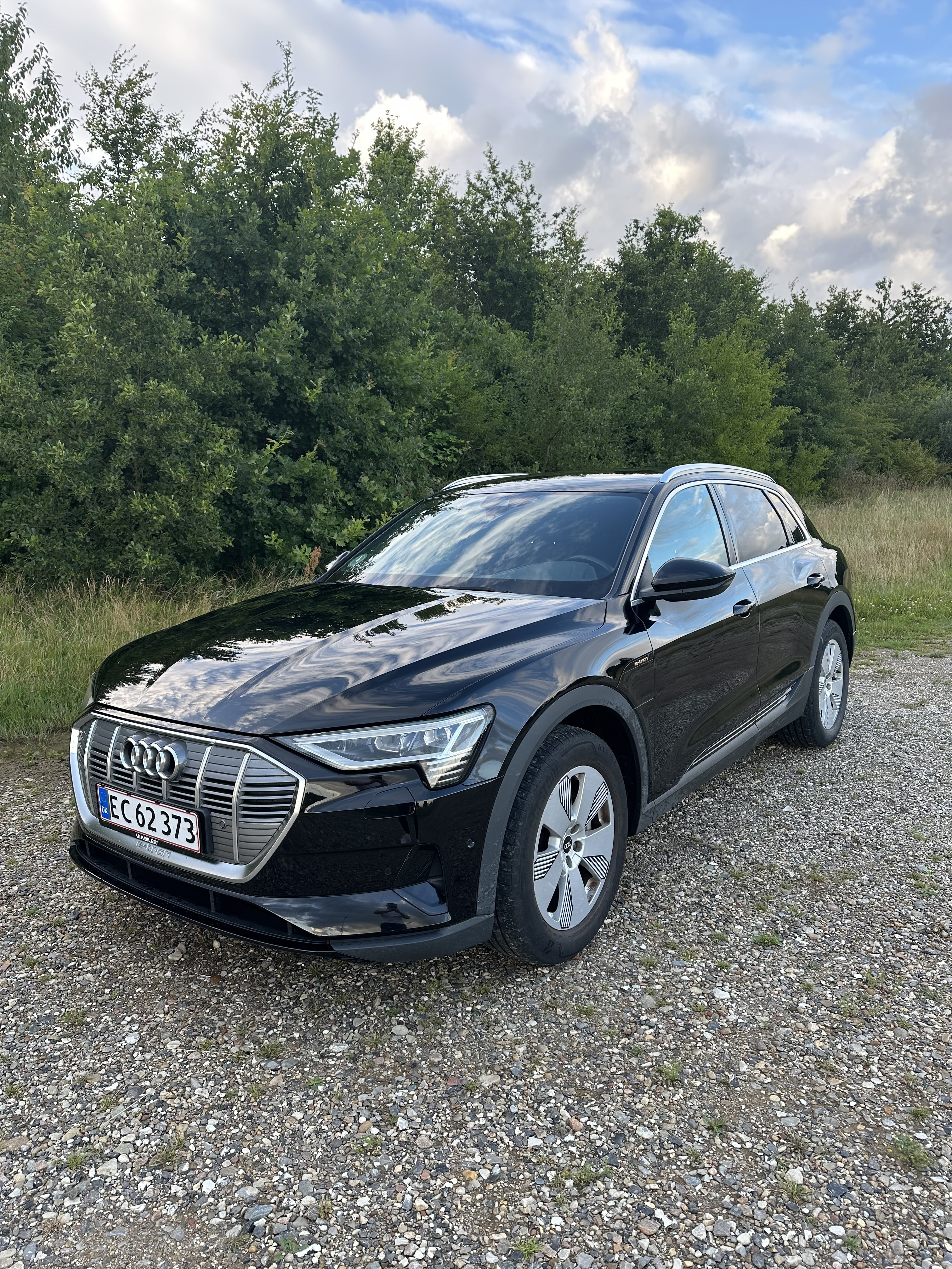 Sort Audi e-tron fra 2021