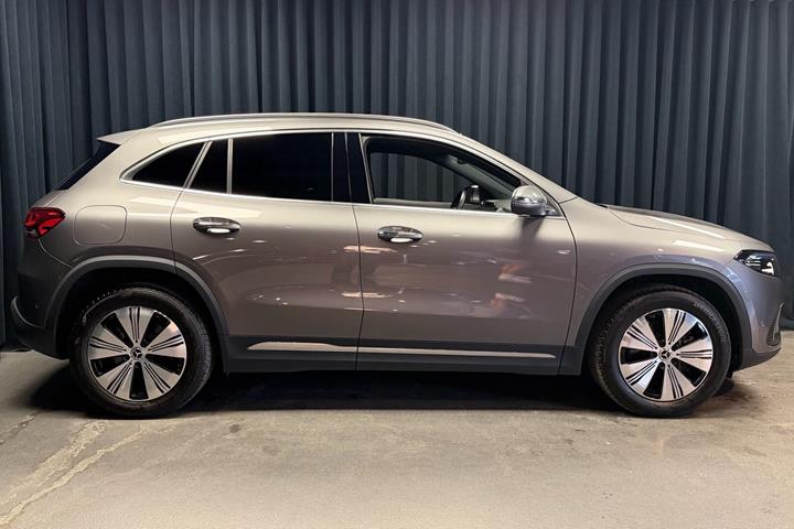 Grå Mercedes EQA 250 fra 2023