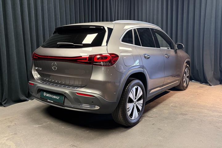 Grå Mercedes EQA 250 fra 2023