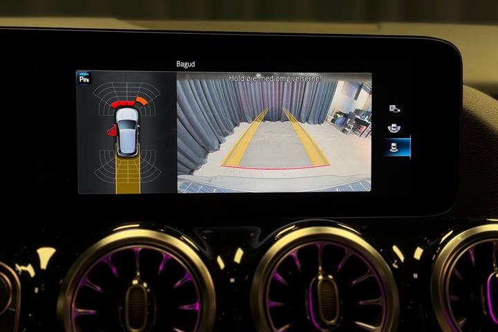 Grå Mercedes EQA 250 fra 2023