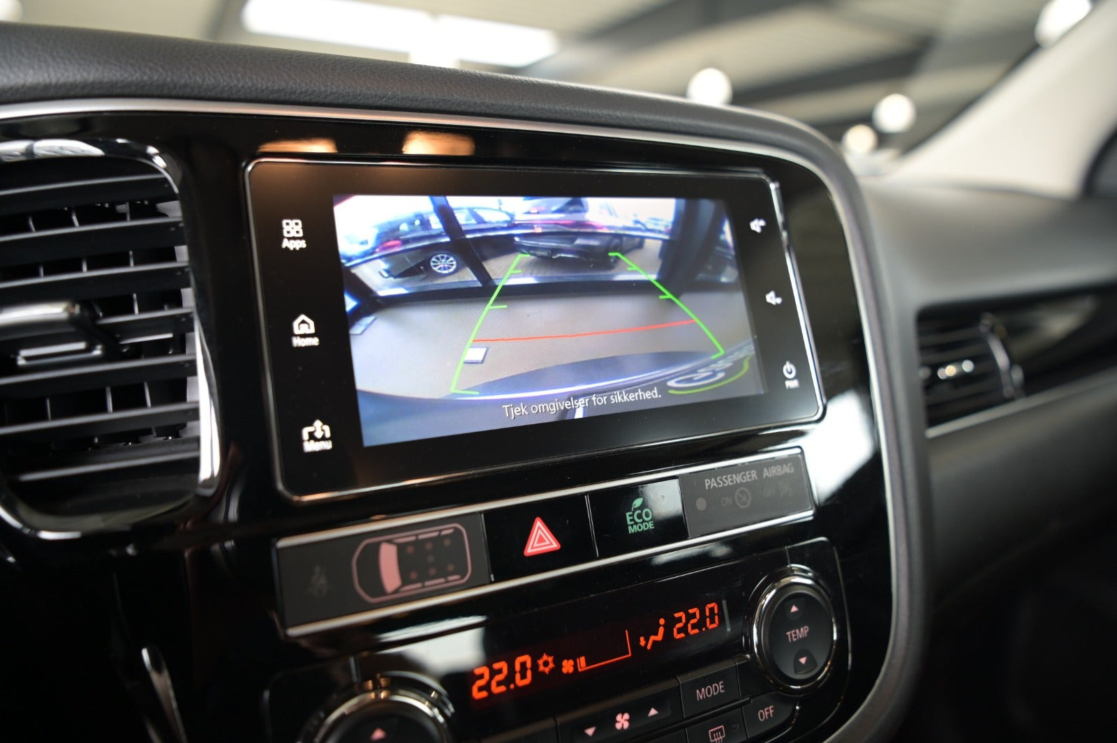 Grå Mitsubishi Outlander fra 2019