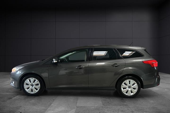 Grå Ford Focus fra 2016