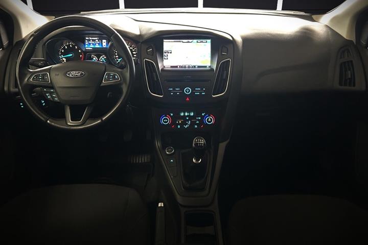 Grå Ford Focus fra 2016