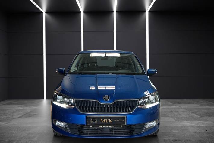 Blå Skoda Fabia fra 2016