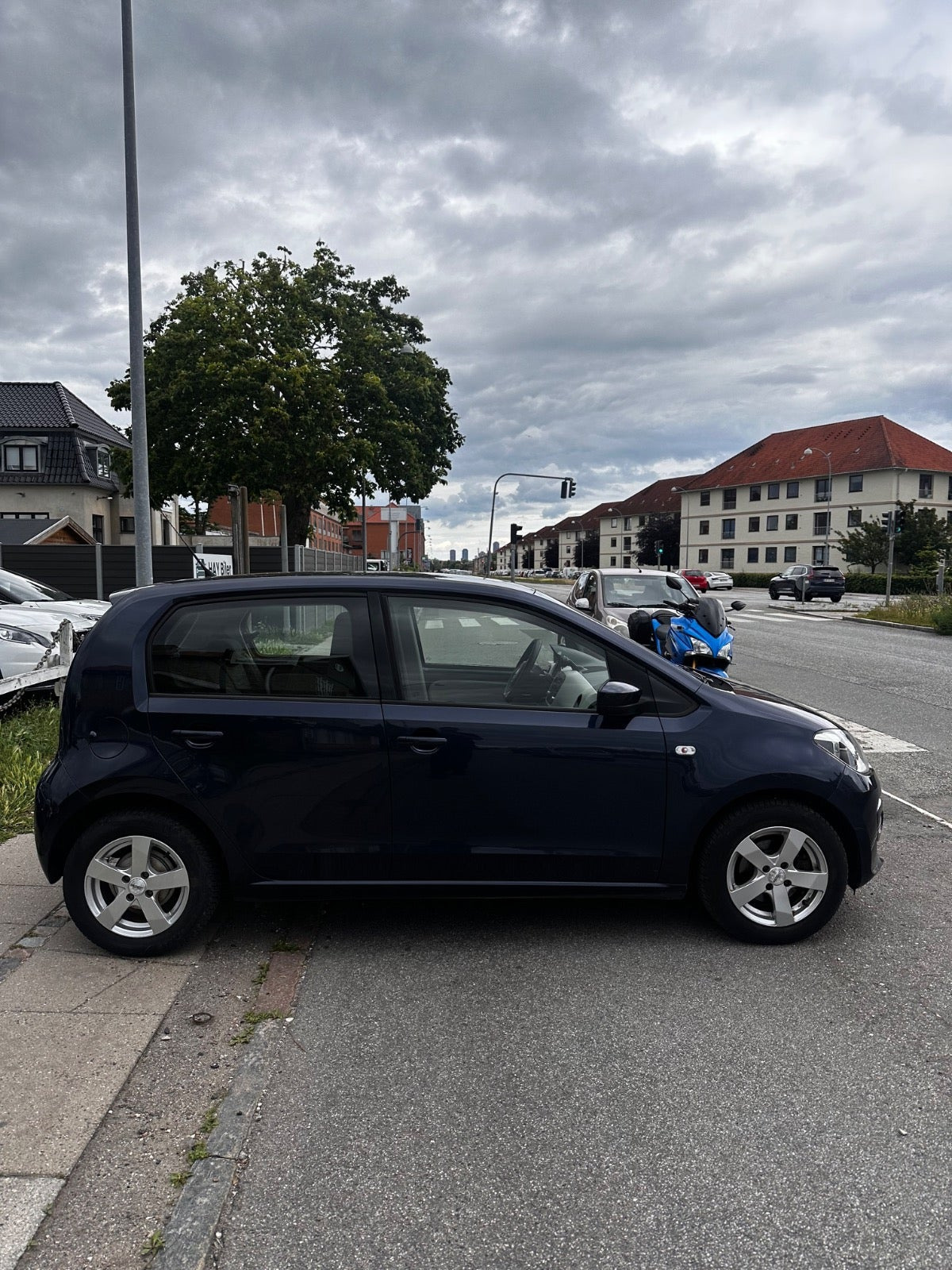 Blå VW UP! fra 2013