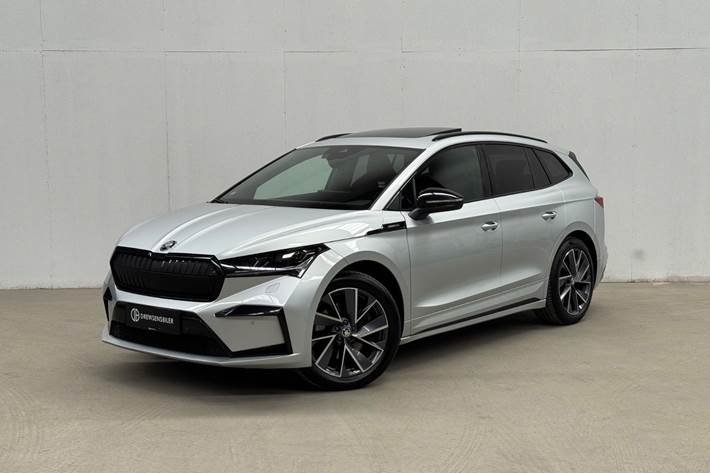 Sølv Skoda Enyaq fra 2022 set udefra