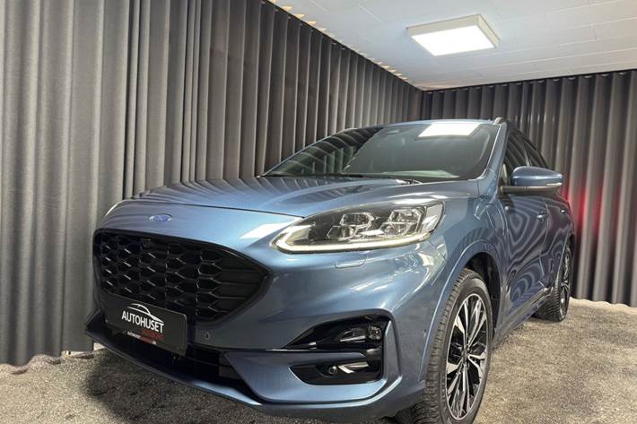 Rød Ford Kuga fra 2022