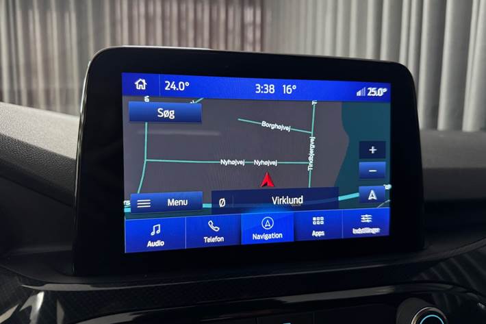 Rød Ford Kuga fra 2022