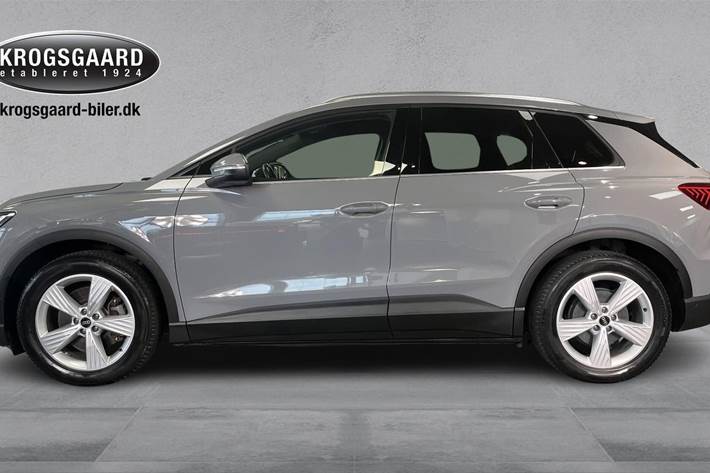 Grå Audi Q4 e-tron fra 2023