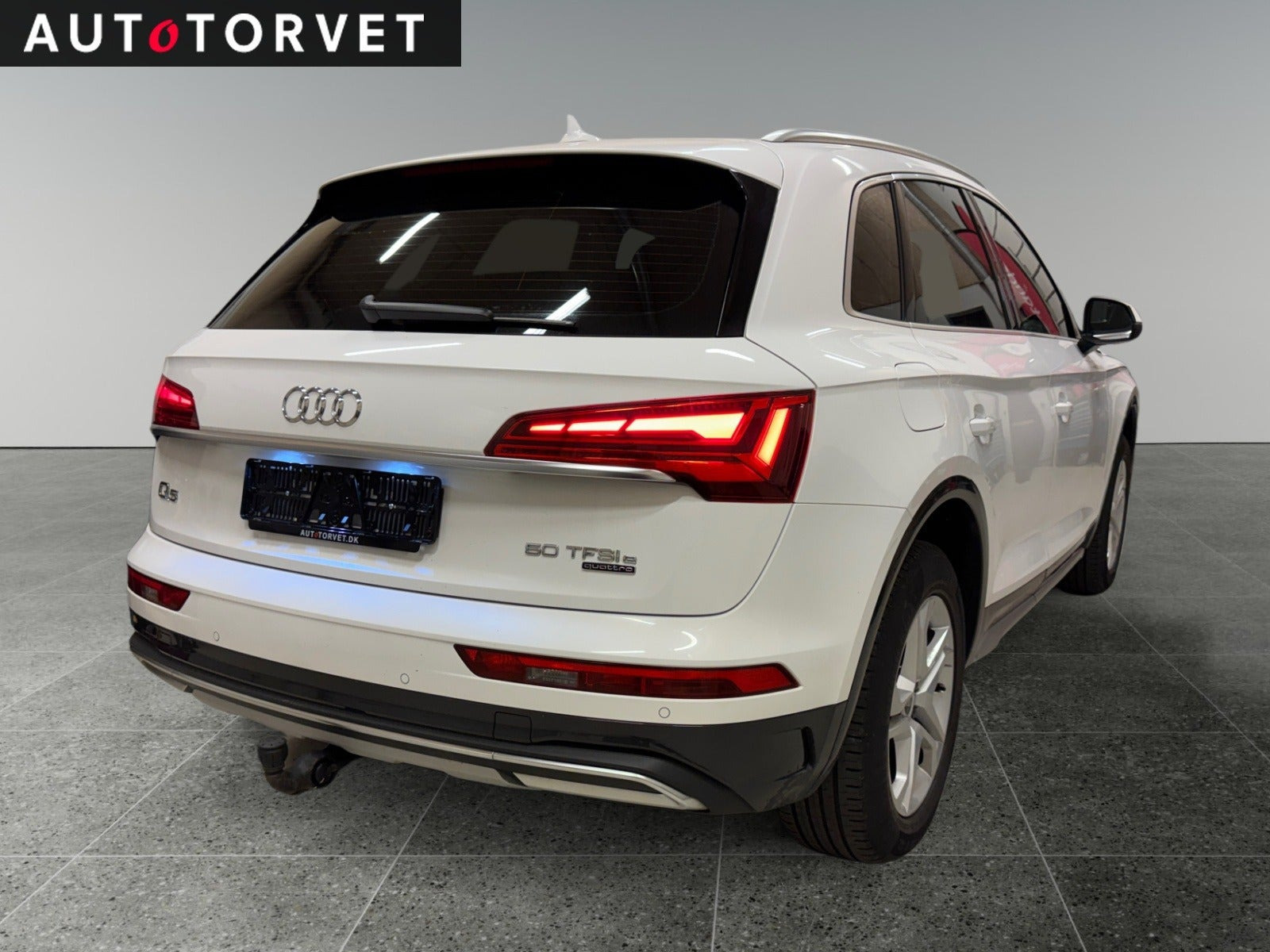 Hvid Audi Q5 fra 2023