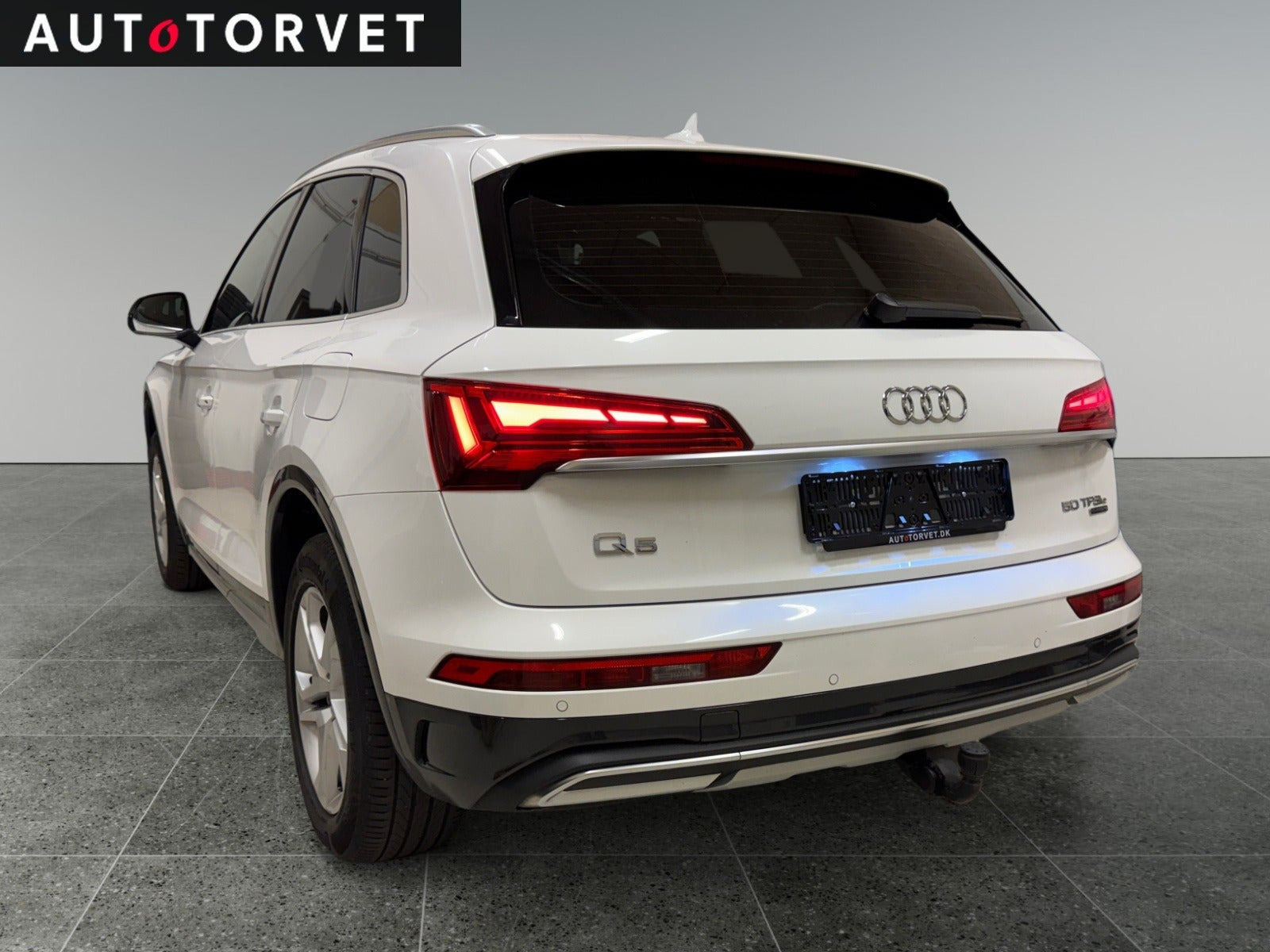 Hvid Audi Q5 fra 2023
