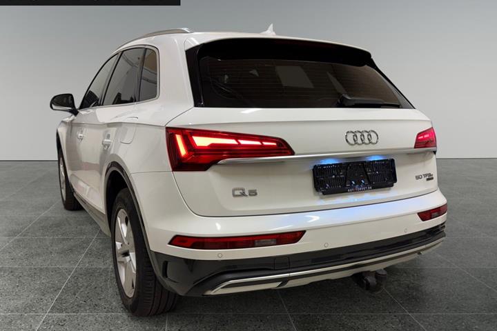 Hvid Audi Q5 fra 2023