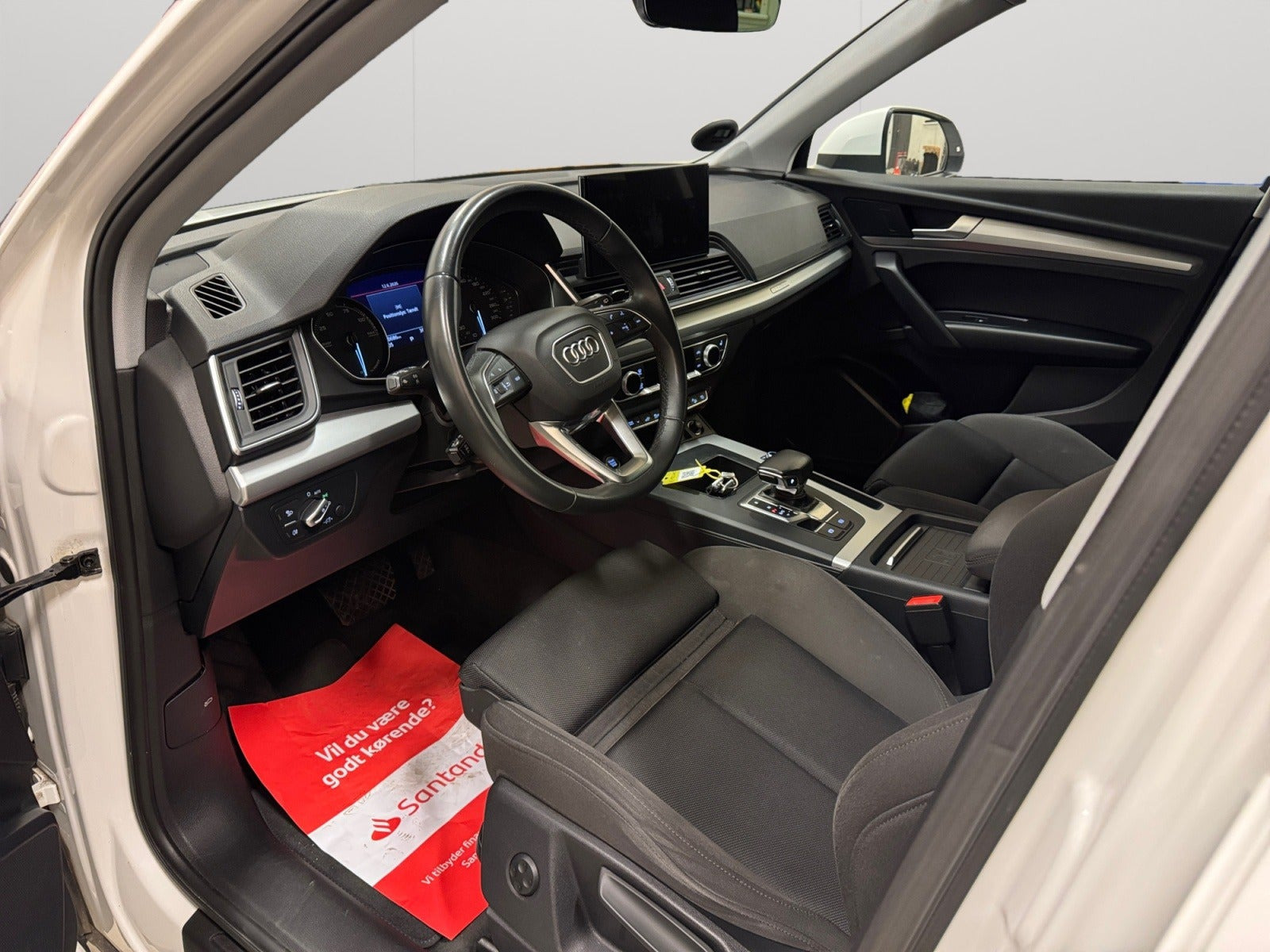 Hvid Audi Q5 fra 2023