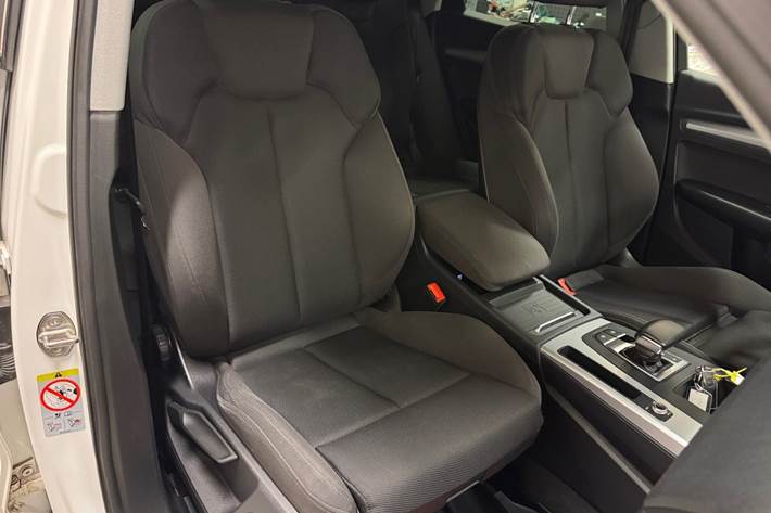 Hvid Audi Q5 fra 2023