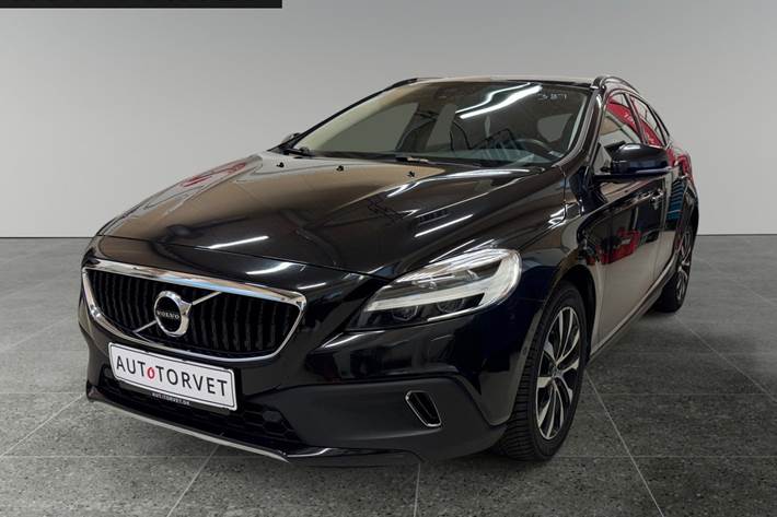 Sort Volvo V40 CC fra 2019 set udefra