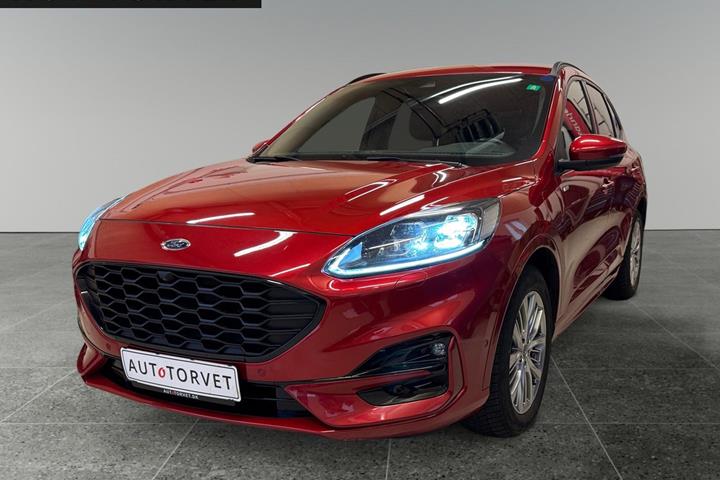 Rød Ford Kuga fra 2020 set udefra