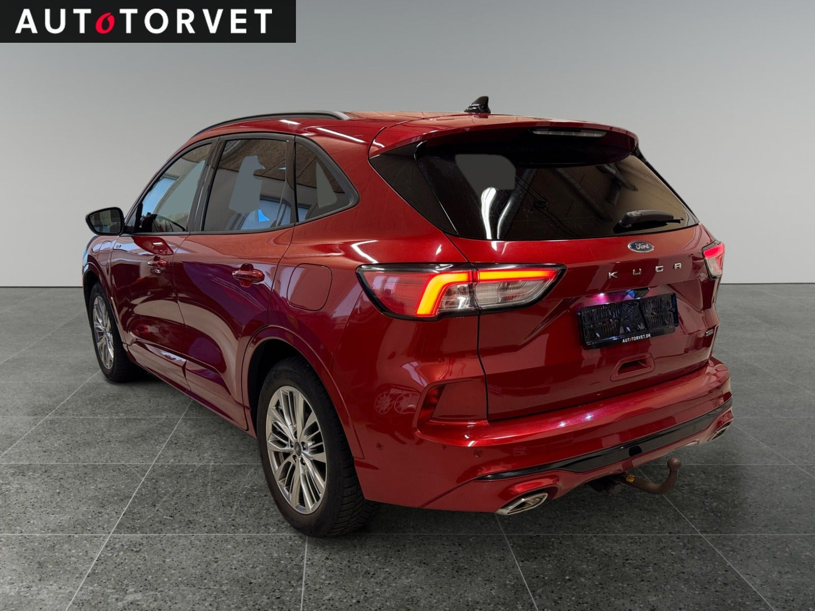 Rød Ford Kuga fra 2020