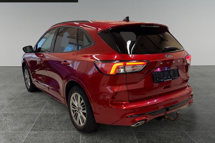 Rød Ford Kuga fra 2020
