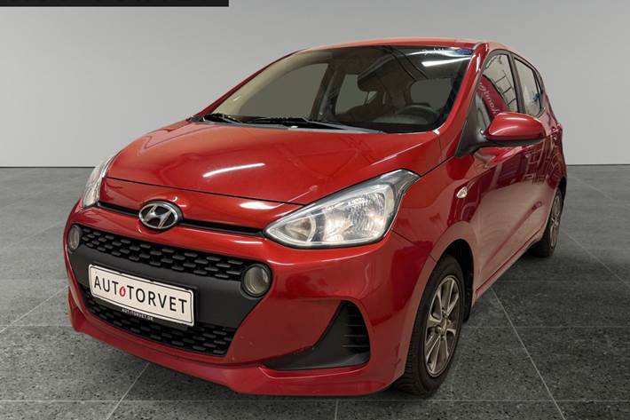 Rød Hyundai i10 fra 2017 set udefra
