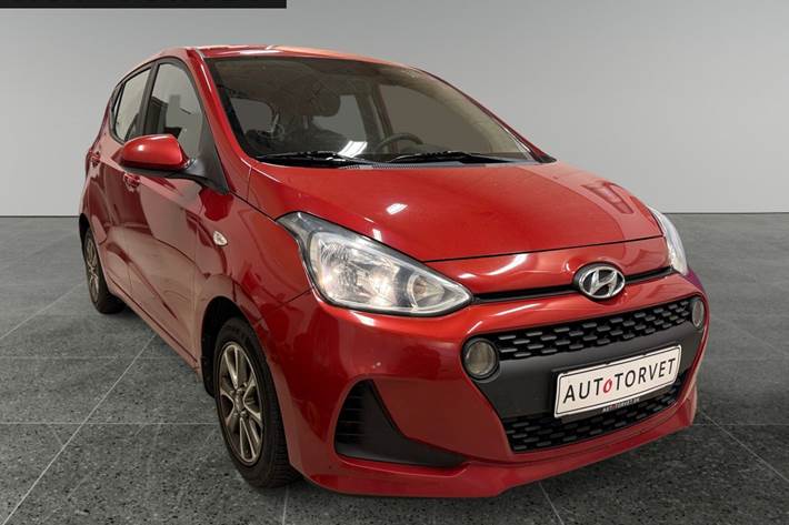 Rød Hyundai i10 fra 2017