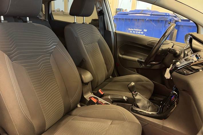 Hvid Ford Fiesta fra 2014