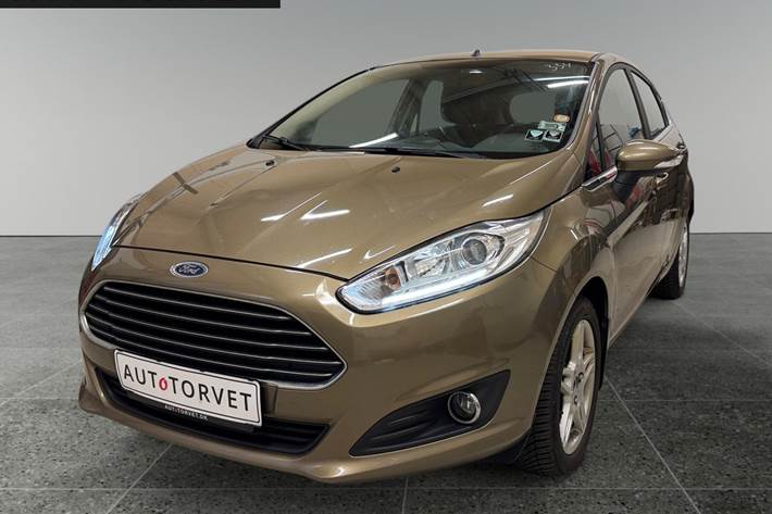 Orange Ford Fiesta fra 2015 set udefra
