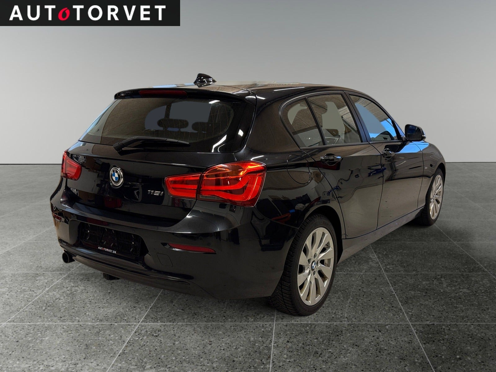 Sort BMW 118i fra 2017