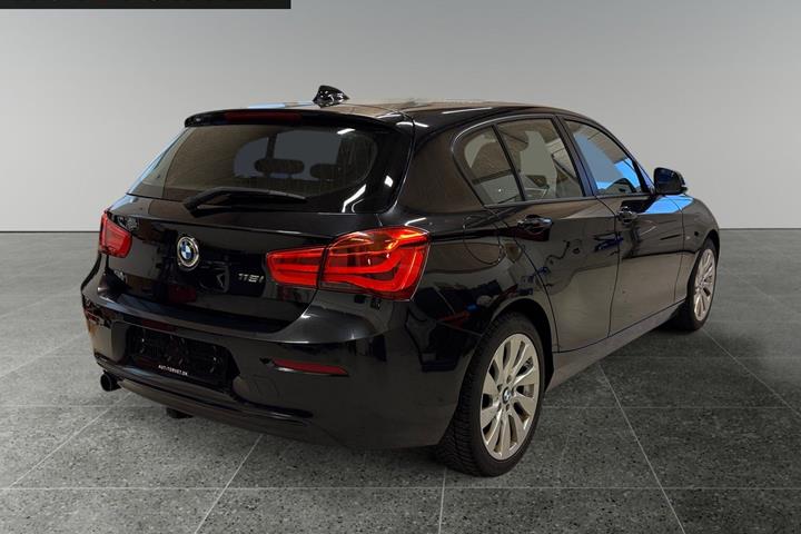 Sort BMW 118i fra 2017