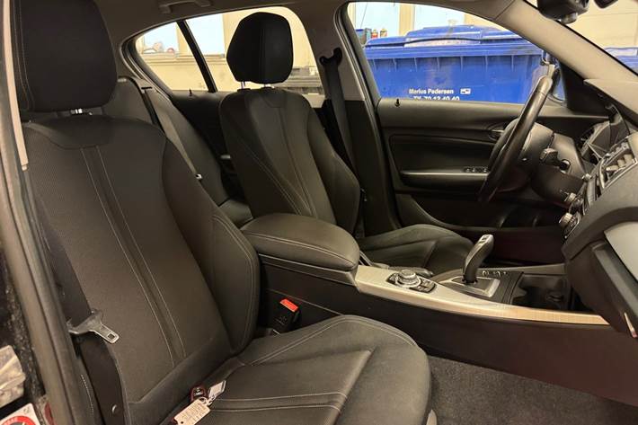 Sort BMW 118i fra 2017