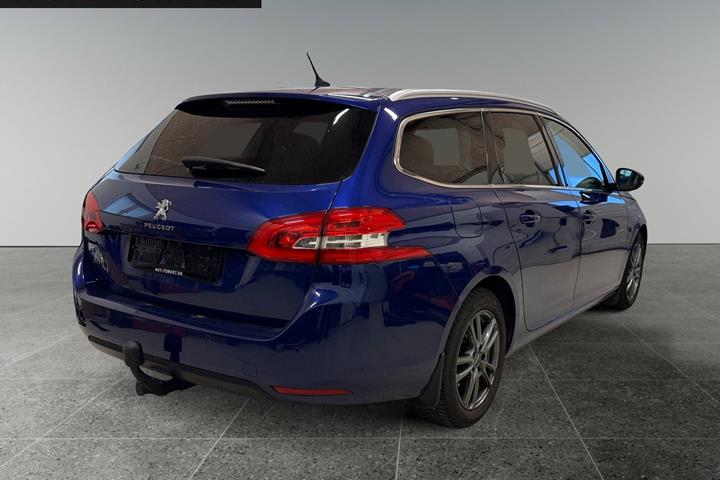 Blå Peugeot 308 fra 2020